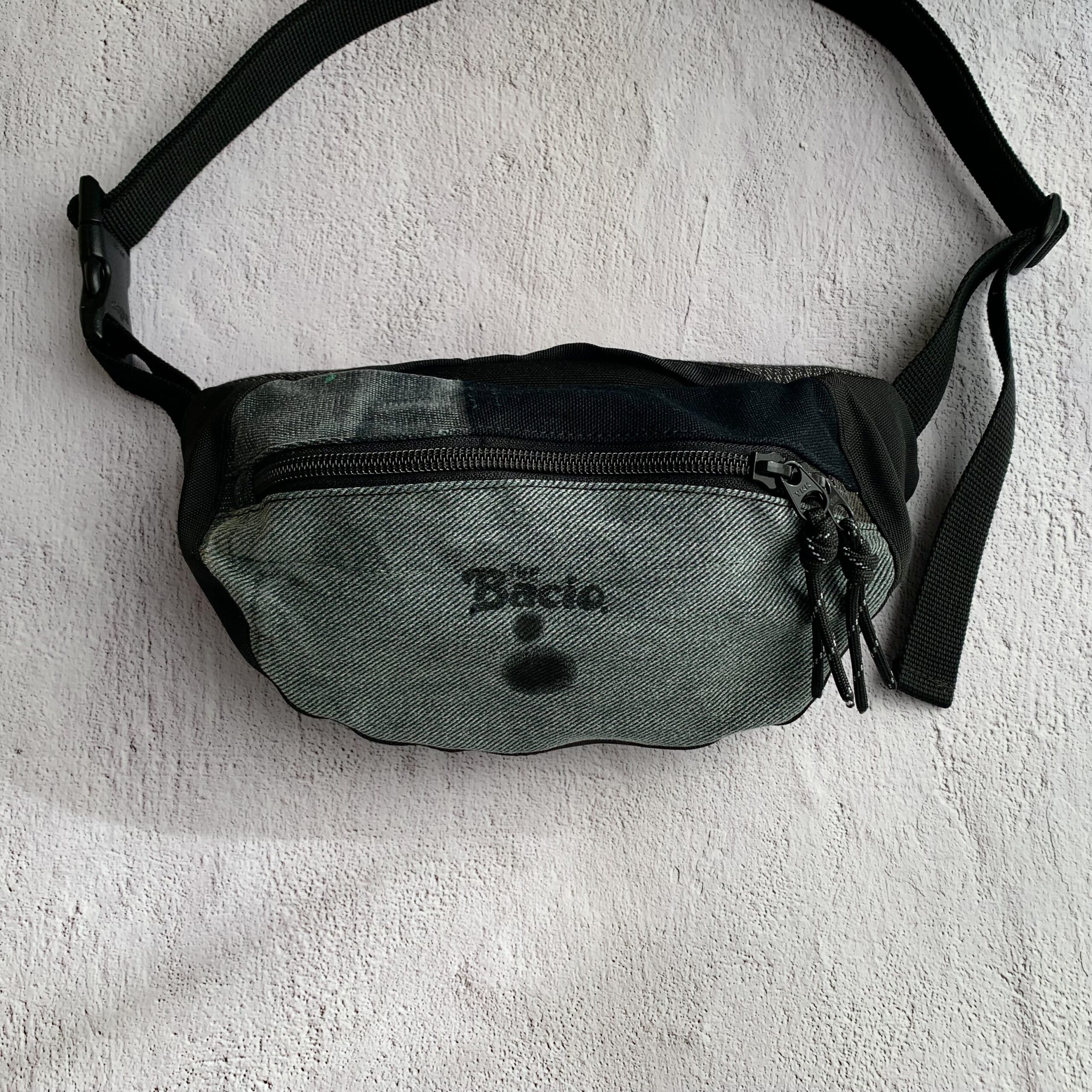 ハンドメイドで製作したBACIO.のウエストポーチ