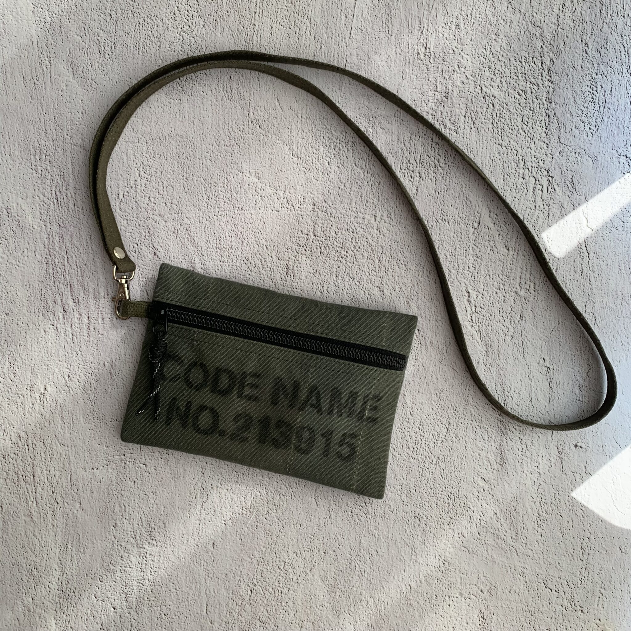 ハンドメイドで製作したバシオのトラベルポーチ